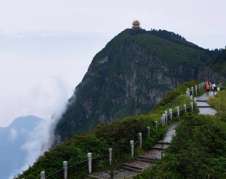 峨眉山金顶