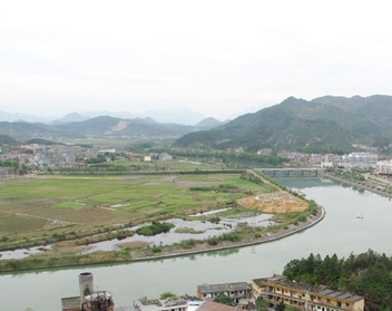 横峰县:规范土地流转 着力打造生态新农村