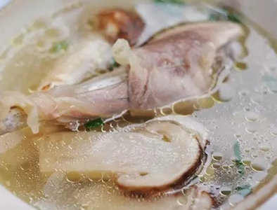 松茸图片多少钱一斤 596ebb94c9c34.jpg