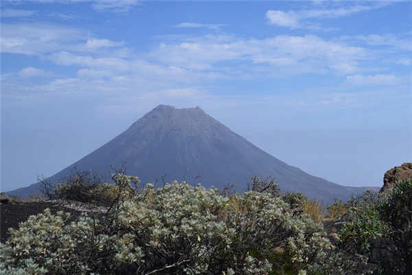 6.新疆阿什库勒火山