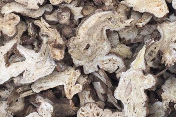 半夏白术天麻汤_白术亩收入多少(2)